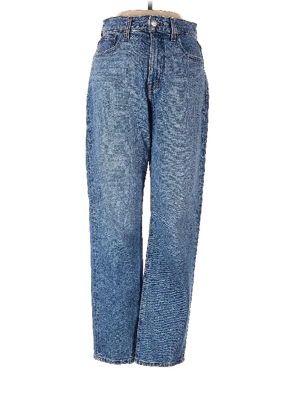 High-Rise Straight-leg Jeans in Medium Wash