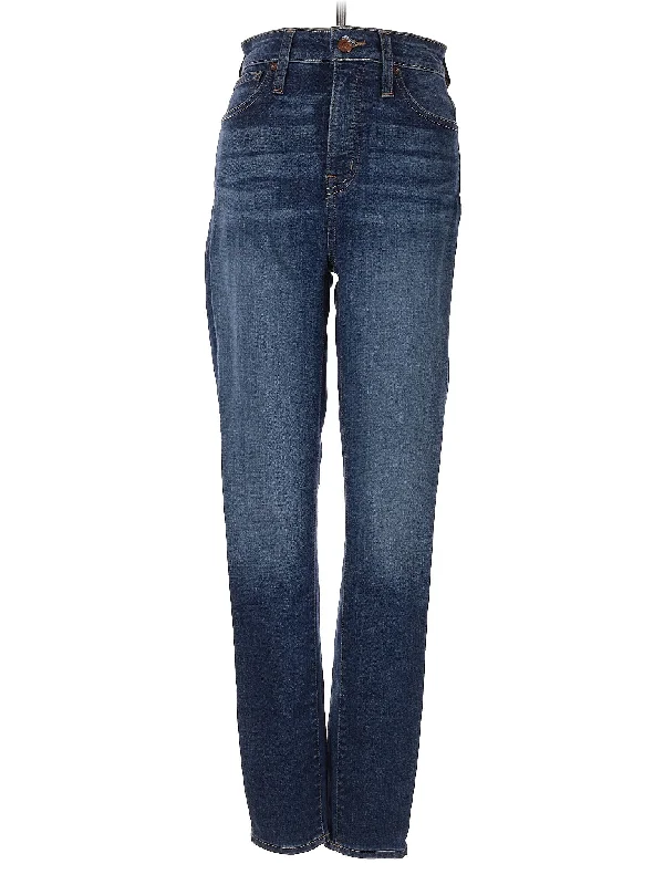 High-Rise Straight-leg Jeans in Medium Wash