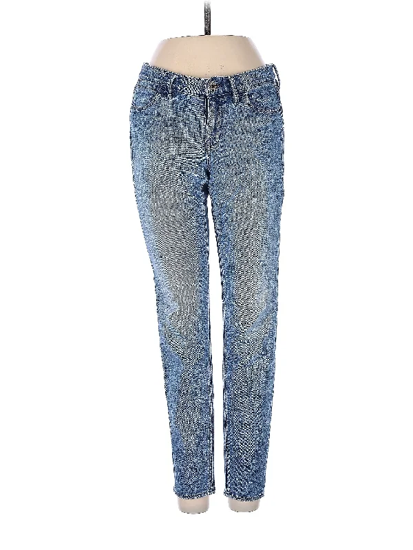 Low-Rise Skinny Jeans in Light Wash