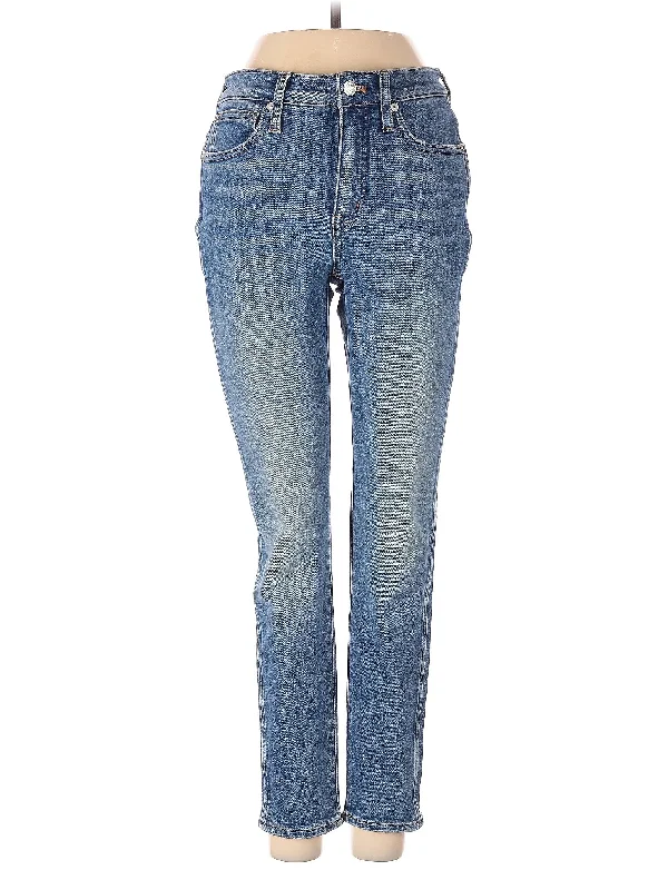 Mid-Rise Straight-leg Jeans in Medium Wash