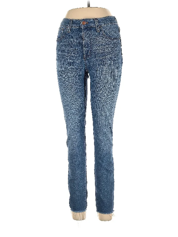 Mid-Rise Straight-leg Jeans in Medium Wash