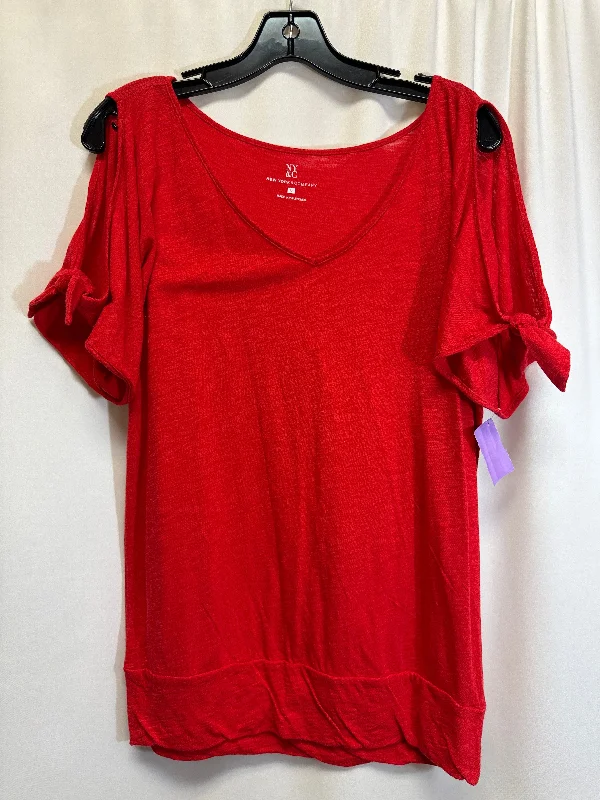 Red Top Short Sleeve New York And Co, Size M